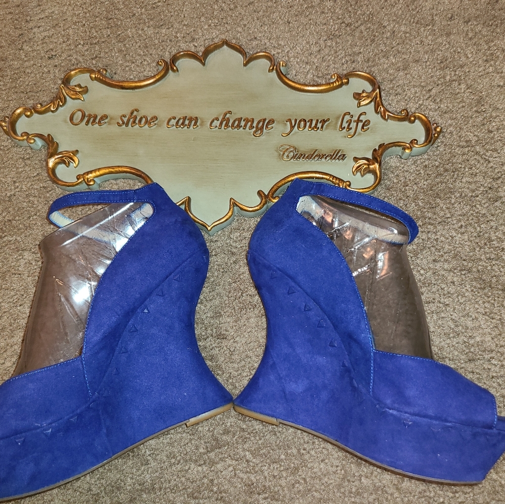 Wedge Heels - image 6